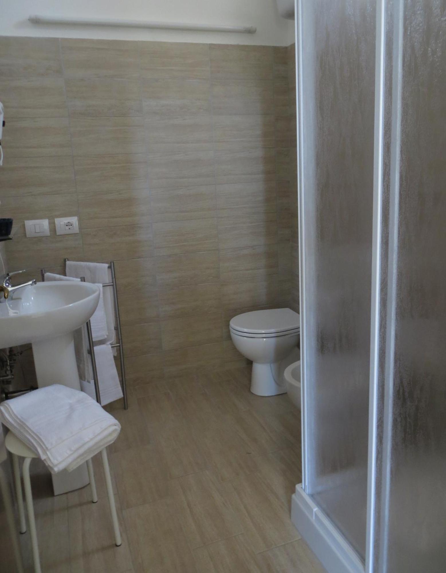 5 Rooms Affittacamere 치비타베키아 객실 사진