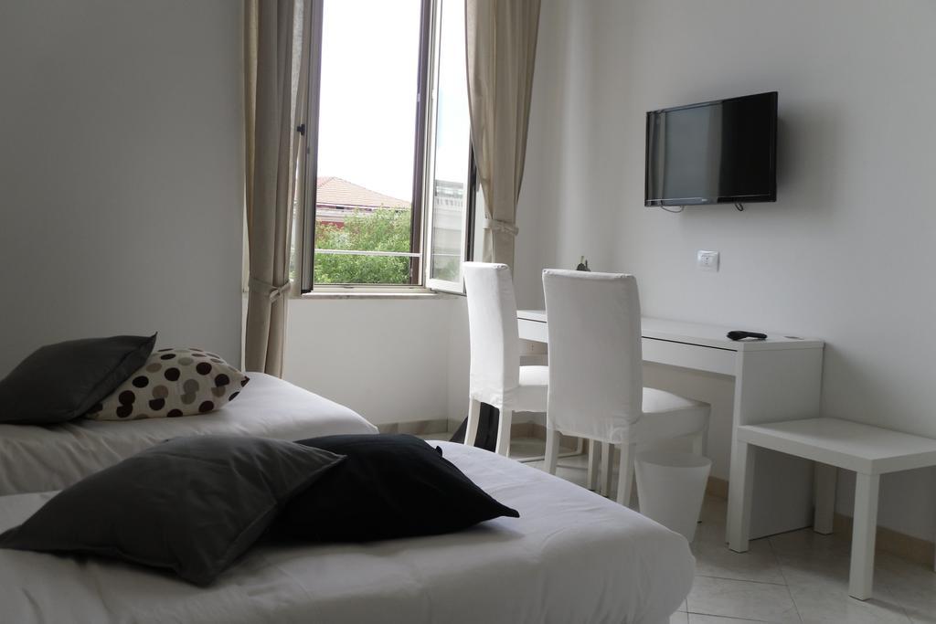 5 Rooms Affittacamere 치비타베키아 객실 사진