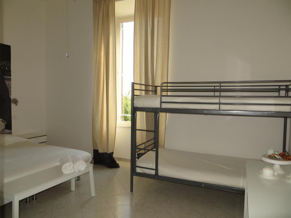 5 Rooms Affittacamere 치비타베키아 객실 사진