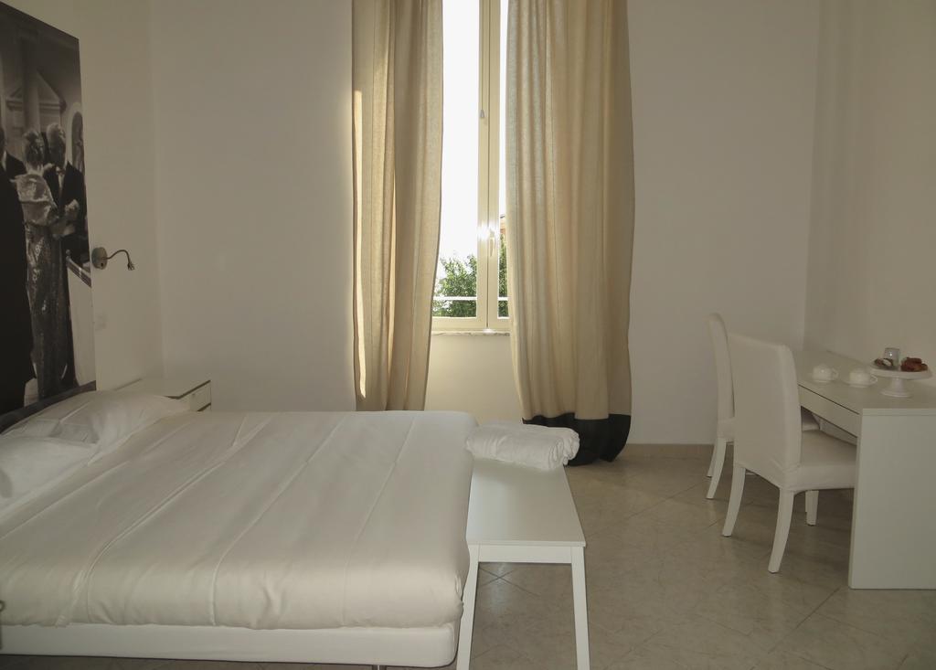 5 Rooms Affittacamere 치비타베키아 객실 사진